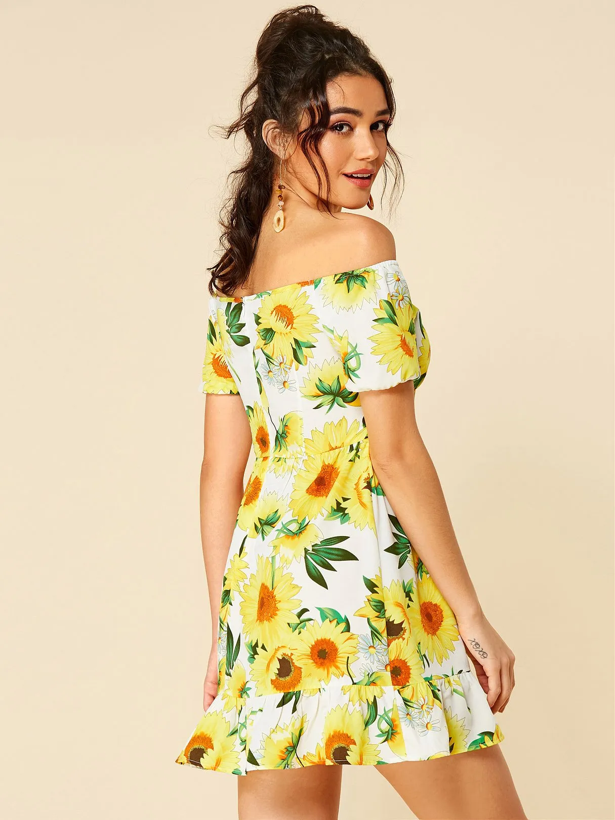 Wholesale Off The Shoulder Short Sleeve Floral Print Backless Flounced Hem Dresses