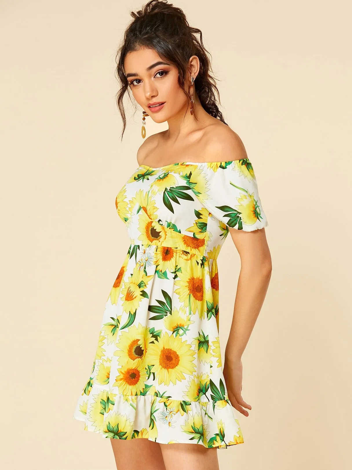 Wholesale Off The Shoulder Short Sleeve Floral Print Backless Flounced Hem Dresses